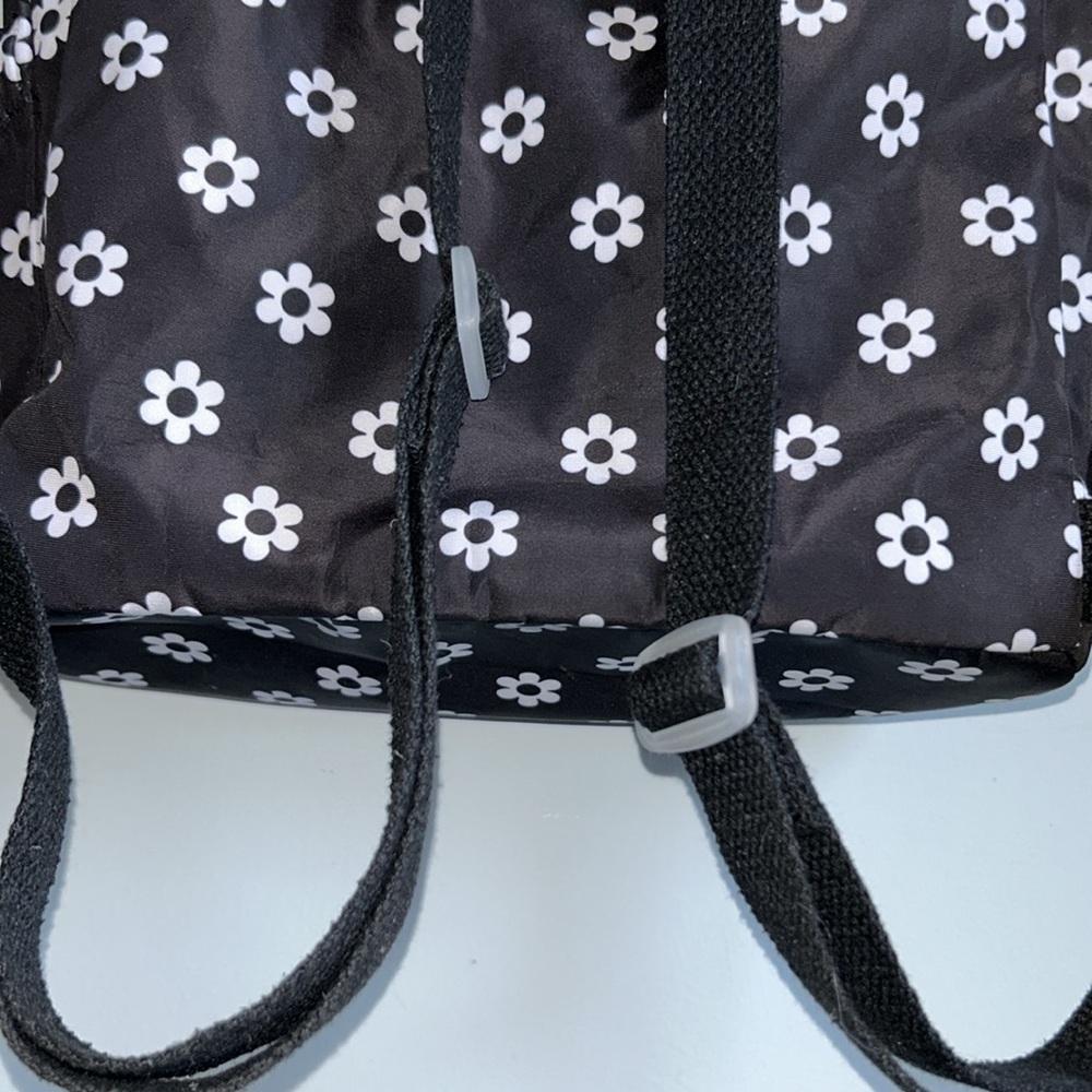 Art Class Retro Floral Drawstring Backpack Daisy Pattern - Picture 5 of 9